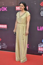 Kajol at Life Ok Screen Awards red carpet in Mumbai on 14th Jan 2015